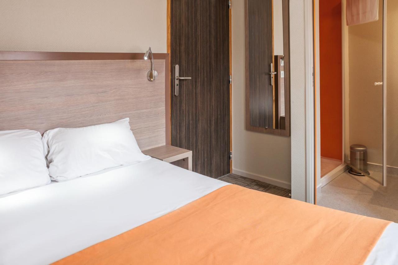 Logis Hotel Les Voyageurs Lezoux Buitenkant foto